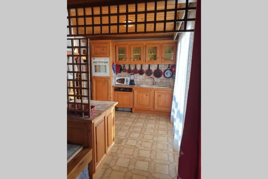 Authentique Chalet Vue Sur Le Lac Et Les Pistes Besse-et-Saint-Anastaise Exterior foto
